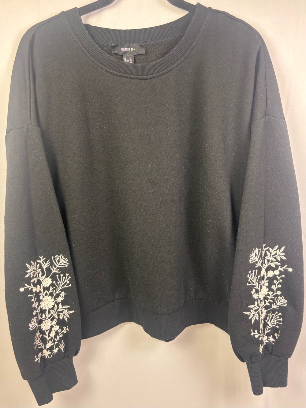 Forever 21 Plus Size 3X Black Floral Embroidered Sweatshirt Boho